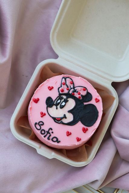 Bento tortička s Minnie a menom